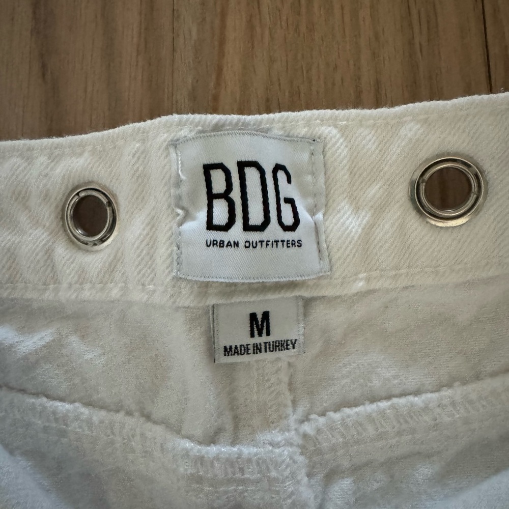 Urban Outfitters White Skirt with Button Details - Picture 2 of 3